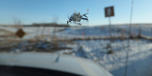 How to avoid windshield damage while driving